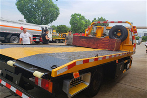 和平附近拖车电话号码服务